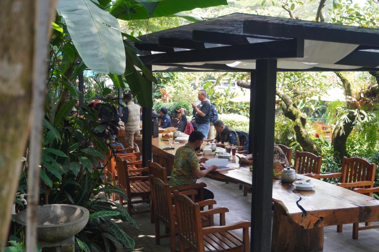 Rumah Stroberi Organic Farm & Family Lodge Lembang Kültér fotó