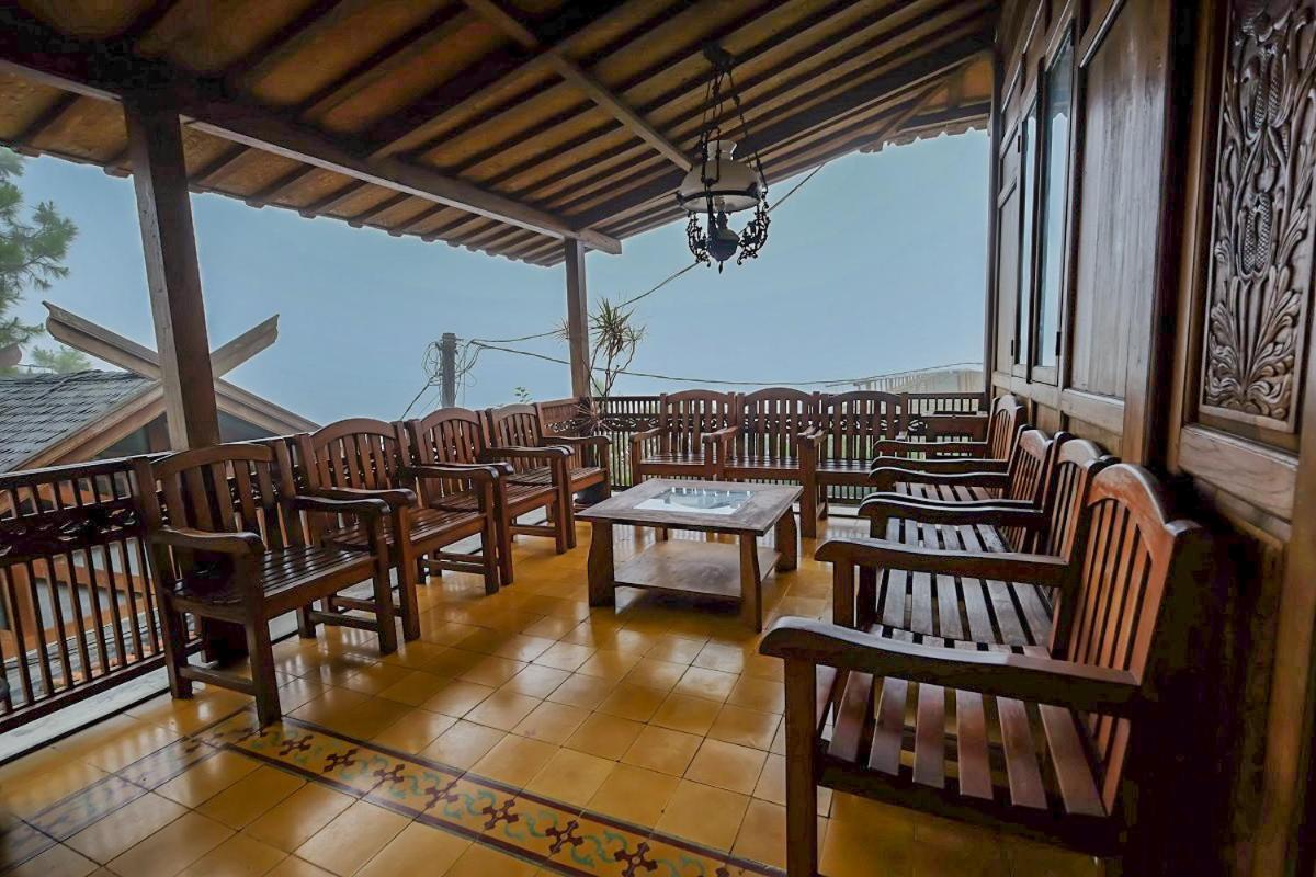 Rumah Stroberi Organic Farm & Family Lodge Lembang Kültér fotó