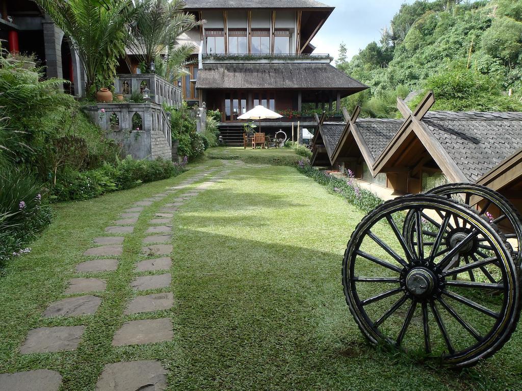 Rumah Stroberi Organic Farm & Family Lodge Lembang Kültér fotó