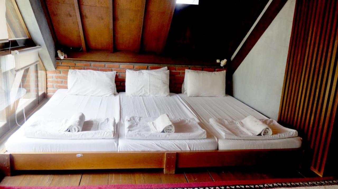 Rumah Stroberi Organic Farm & Family Lodge Lembang Kültér fotó